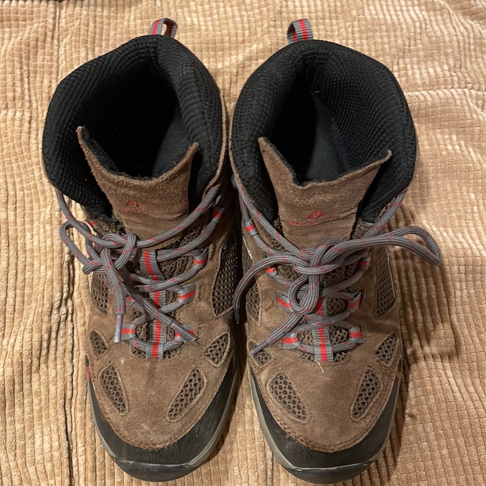 Kids Vasque Breeze III waterproof boots size 6